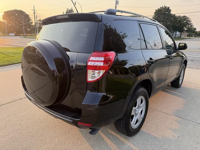 Toyota RAV4 Base I4 2WD 2011