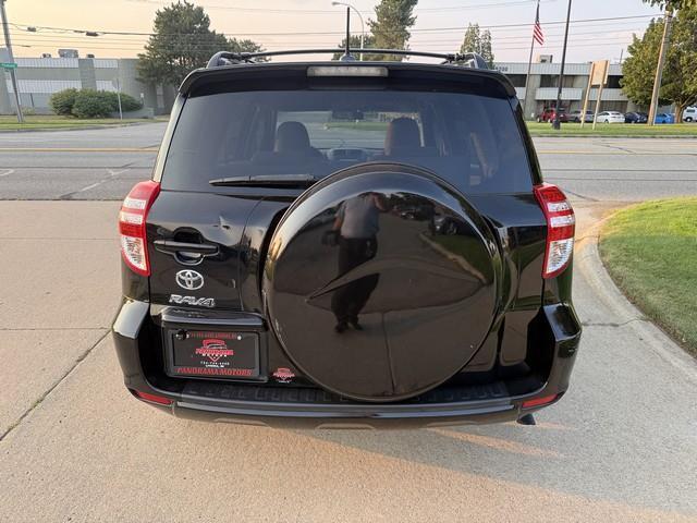 Toyota RAV4 Base I4 2WD 2011
