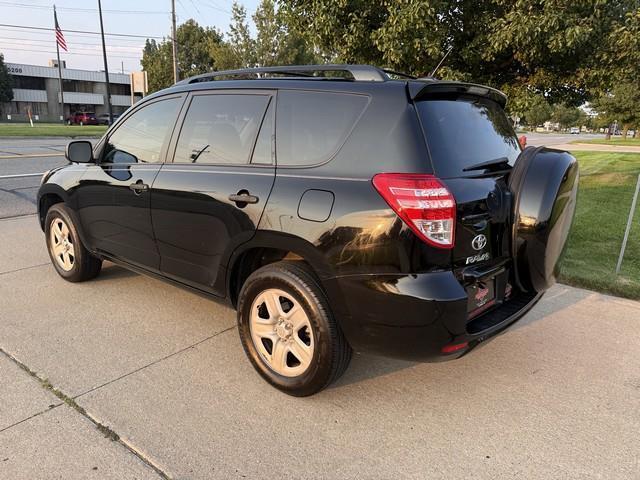 Toyota RAV4 Base I4 2WD 2011