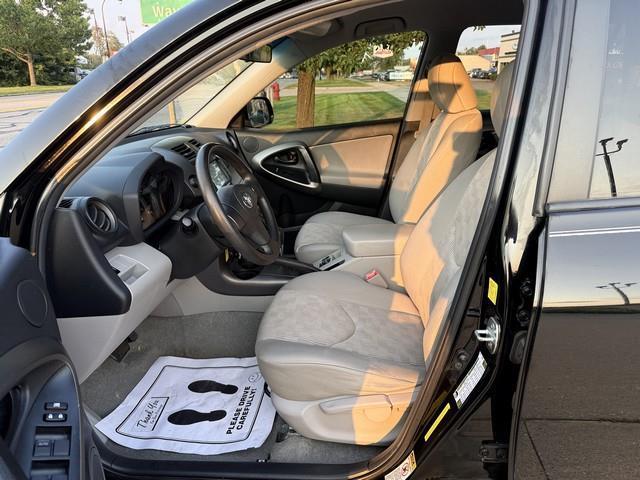 Toyota RAV4 Base I4 2WD 2011