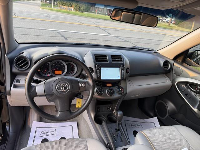 Toyota RAV4 Base I4 2WD 2011