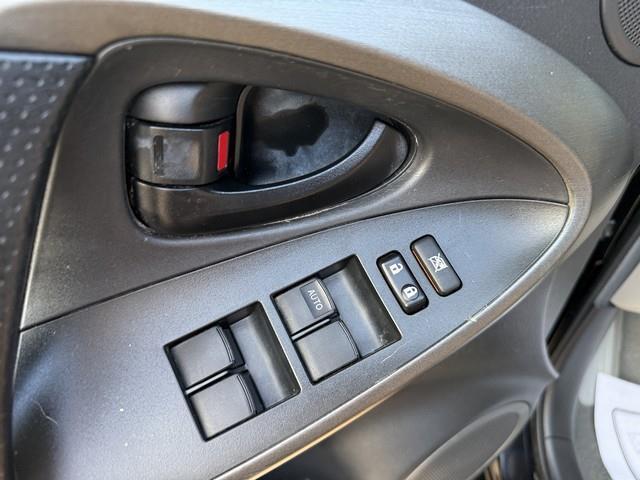 Toyota RAV4 Base I4 2WD 2011