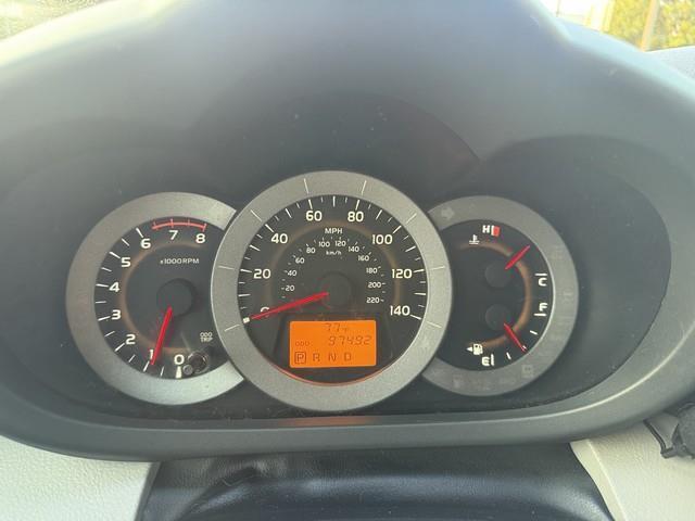 Toyota RAV4 Base I4 2WD 2011
