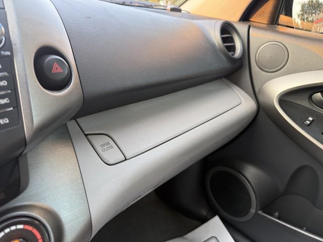 Toyota RAV4 Base I4 2WD 2011