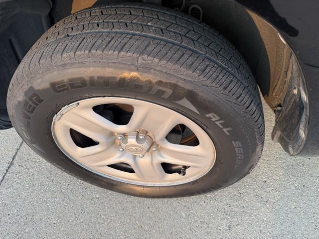 Toyota RAV4 Base I4 2WD 2011