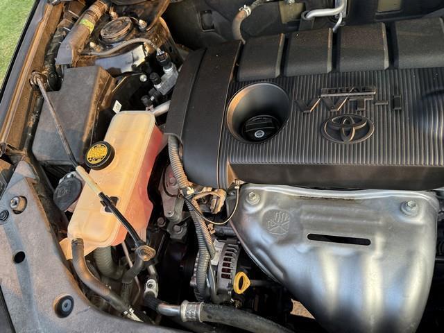 Toyota RAV4 Base I4 2WD 2011