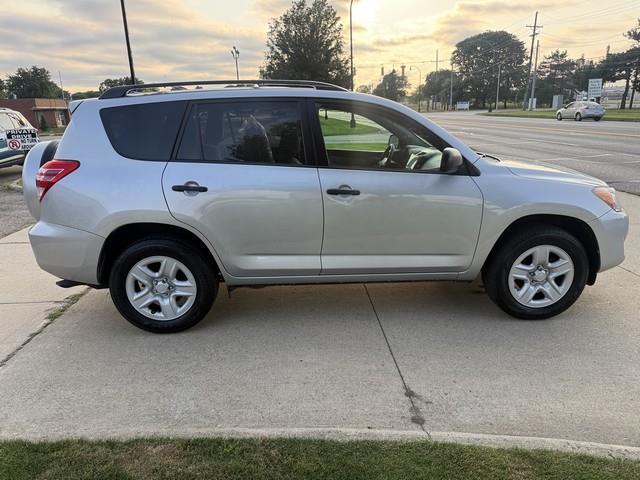 Toyota RAV4 Base I4 4WD 2012