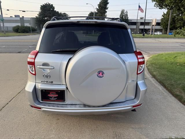 Toyota RAV4 Base I4 4WD 2012