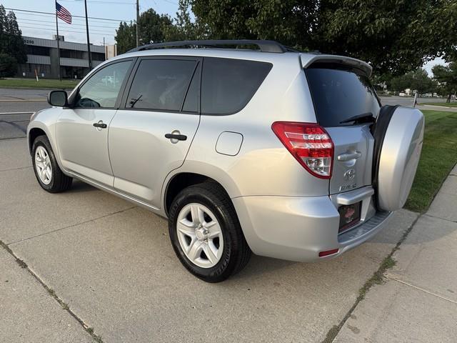 Toyota RAV4 Base I4 4WD 2012