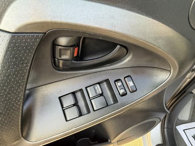 Toyota RAV4 Base I4 4WD 2012