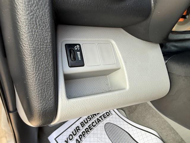 Toyota RAV4 Base I4 4WD 2012