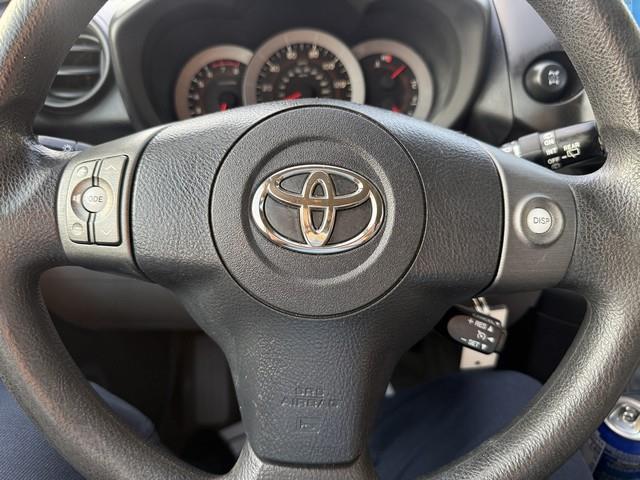 Toyota RAV4 Base I4 4WD 2012