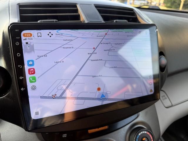 Toyota RAV4 Base I4 4WD 2012