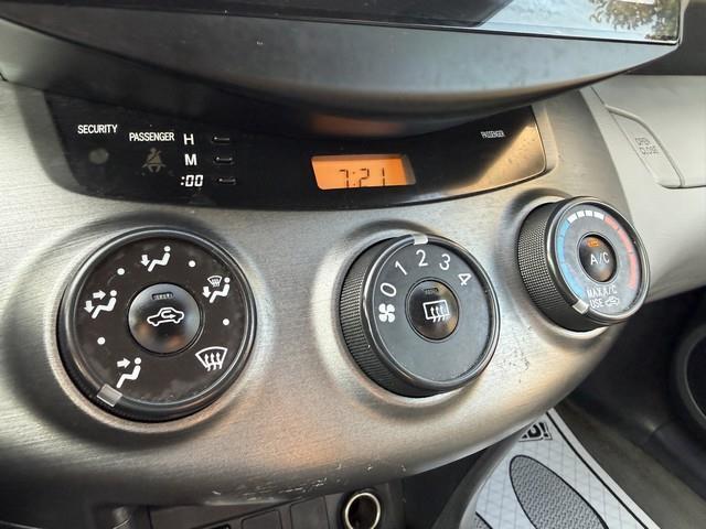 Toyota RAV4 Base I4 4WD 2012
