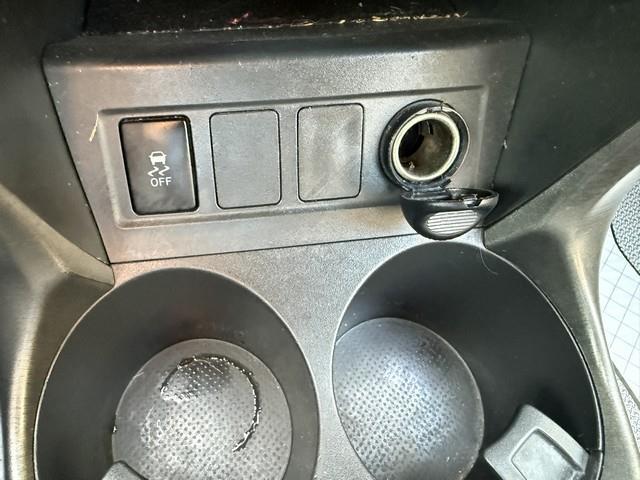 Toyota RAV4 Base I4 4WD 2012