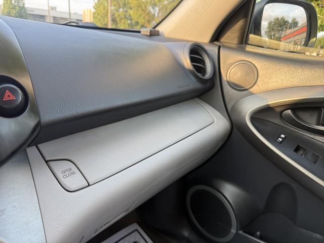 Toyota RAV4 Base I4 4WD 2012