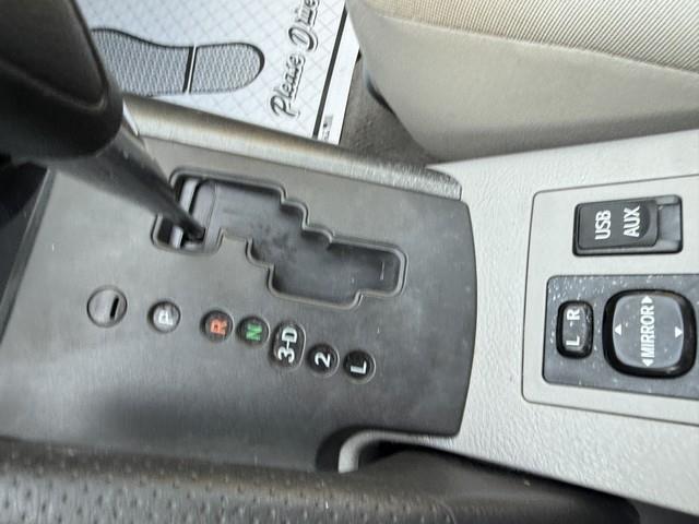 Toyota RAV4 Base I4 4WD 2012