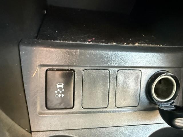 Toyota RAV4 Base I4 4WD 2012