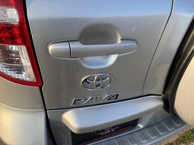 Toyota RAV4 Base I4 4WD 2012