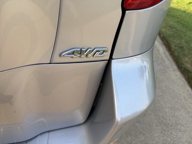 Toyota RAV4 Base I4 4WD 2012