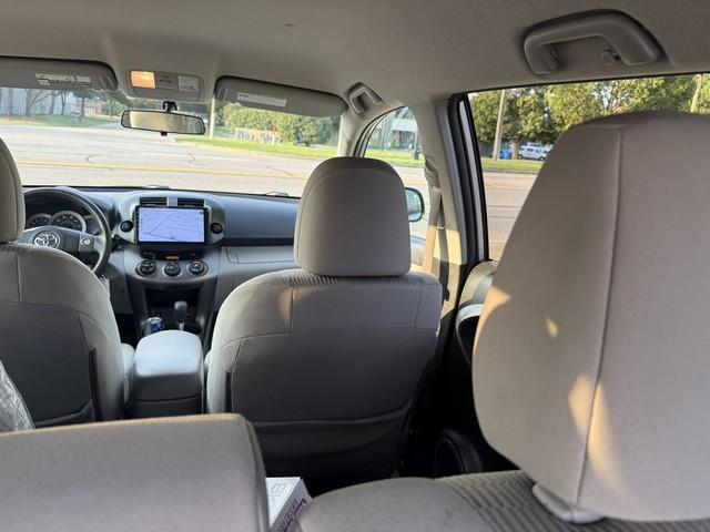 Toyota RAV4 Base I4 4WD 2012