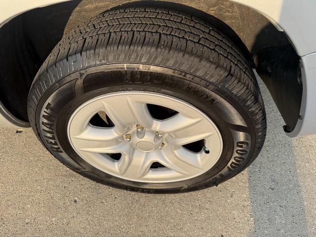 Toyota RAV4 Base I4 4WD 2012