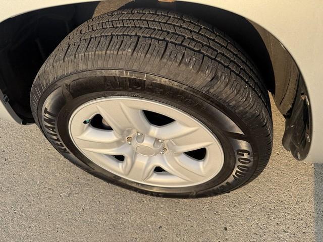 Toyota RAV4 Base I4 4WD 2012