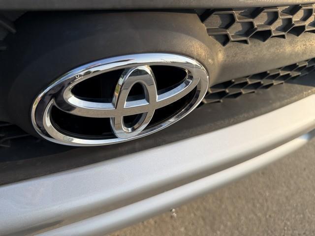 Toyota RAV4 Base I4 4WD 2012