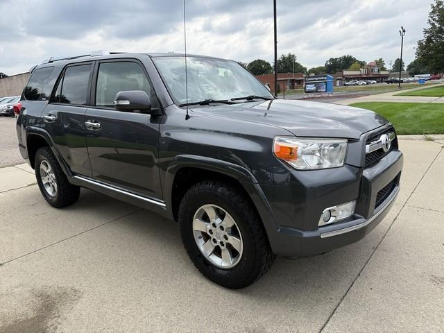 Toyota 4Runner SR5 4WD 2012