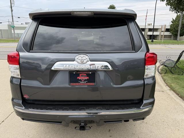 Toyota 4Runner SR5 4WD 2012