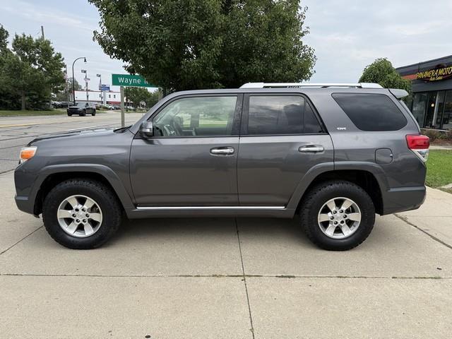Toyota 4Runner SR5 4WD 2012