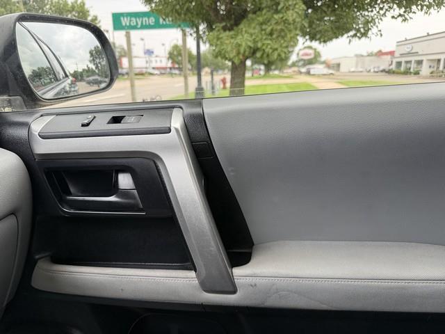 Toyota 4Runner SR5 4WD 2012