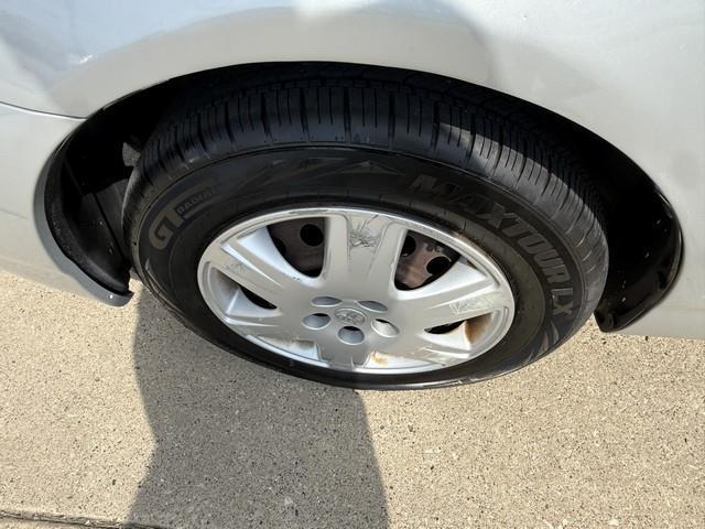 Toyota Corolla LE 2006