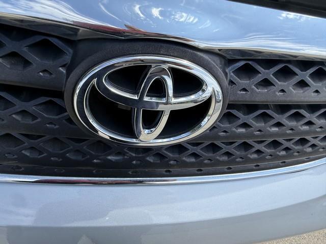 Toyota Corolla LE 2006