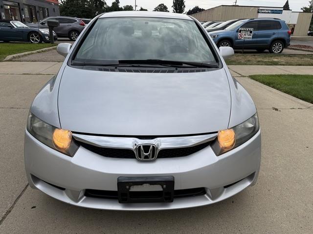 Honda Civic LX Sedan 5-Speed AT 2009