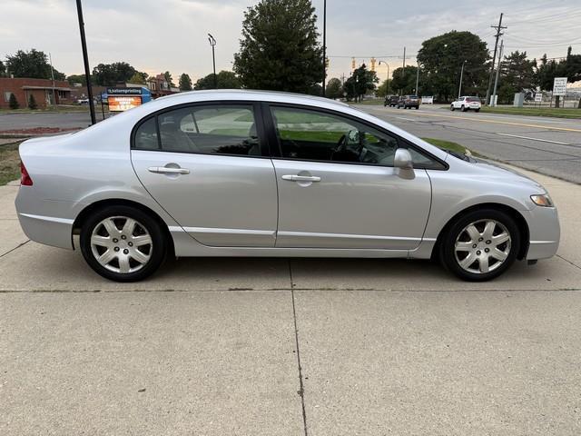 Honda Civic LX Sedan 5-Speed AT 2009