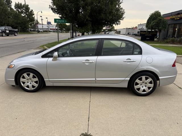 Honda Civic LX Sedan 5-Speed AT 2009