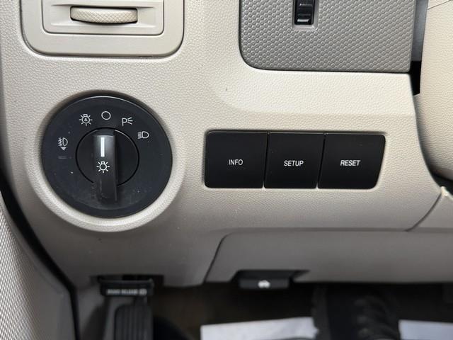 Ford Escape XLT 4WD V6 2009