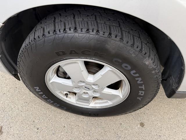 Ford Escape XLT 4WD V6 2009