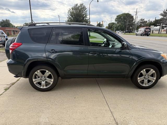 Toyota RAV4 Sport I4 2WD 2009