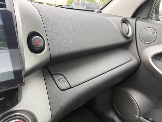 Toyota RAV4 Sport I4 2WD 2009