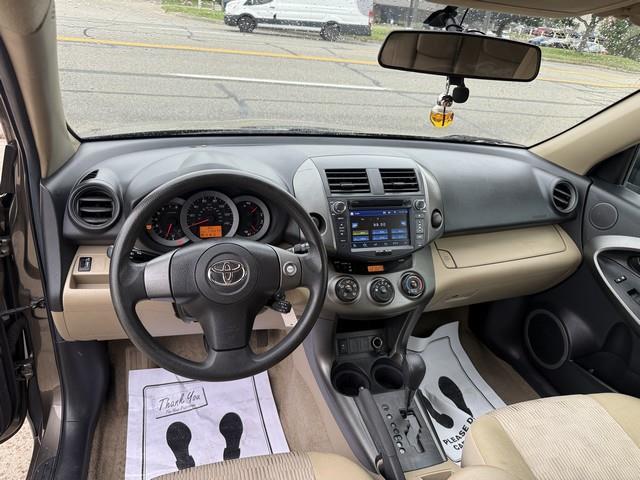 Toyota RAV4 Base I4 2WD 2011