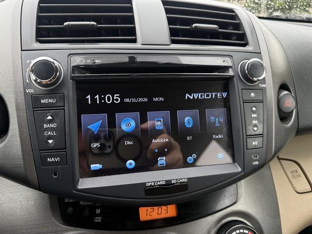 Toyota RAV4 Base I4 2WD 2011