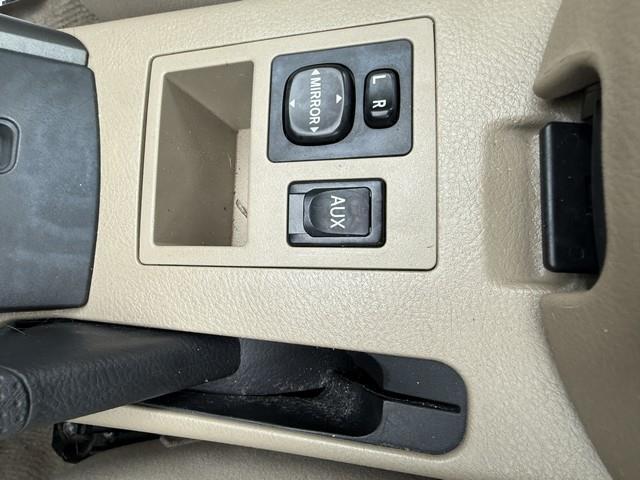 Toyota RAV4 Base I4 2WD 2011
