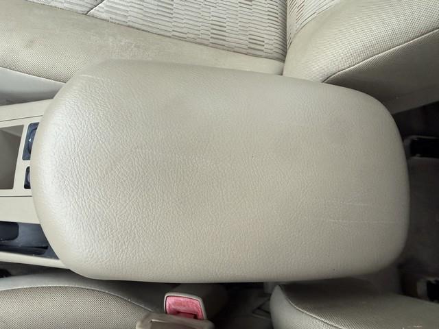Toyota RAV4 Base I4 2WD 2011