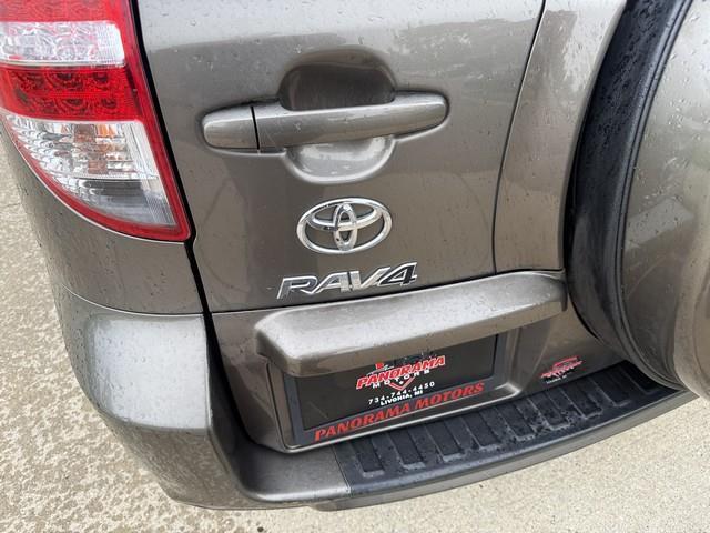 Toyota RAV4 Base I4 2WD 2011