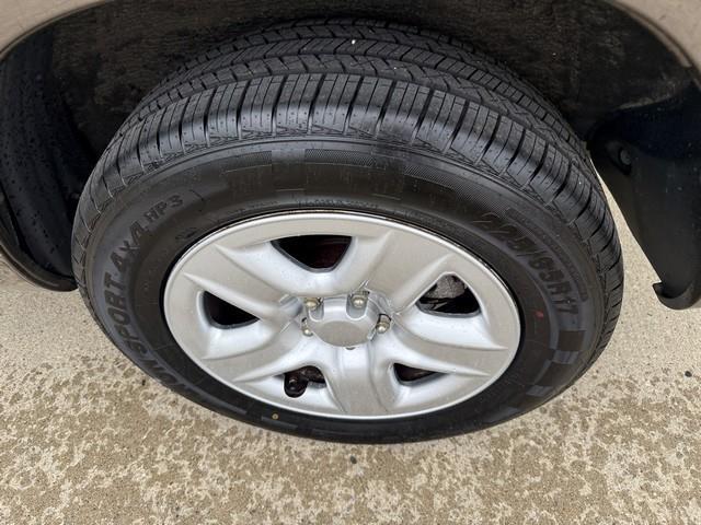 Toyota RAV4 Base I4 2WD 2011