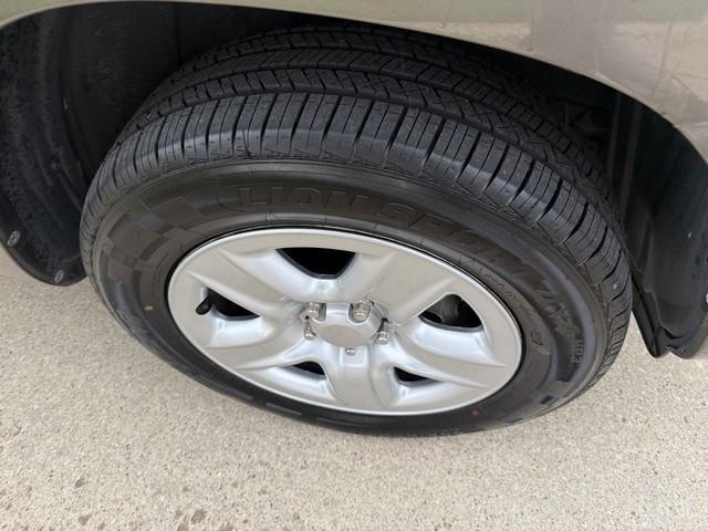 Toyota RAV4 Base I4 2WD 2011