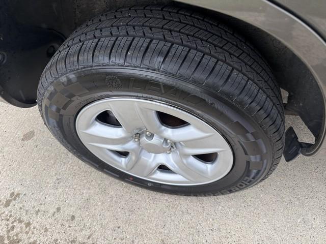 Toyota RAV4 Base I4 2WD 2011