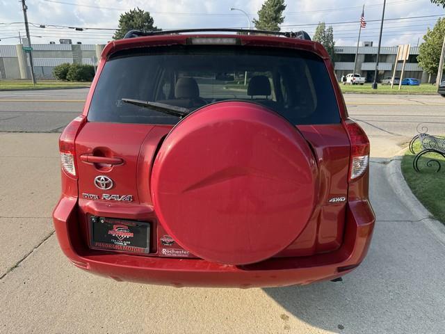 Toyota RAV4 Base I4 4WD with 3rd Row 2007